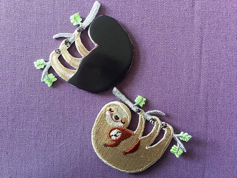 布繡磁鐵 大樹懶系列 樹懶母子抱抱(單個) - 磁鐵 - 繡線 