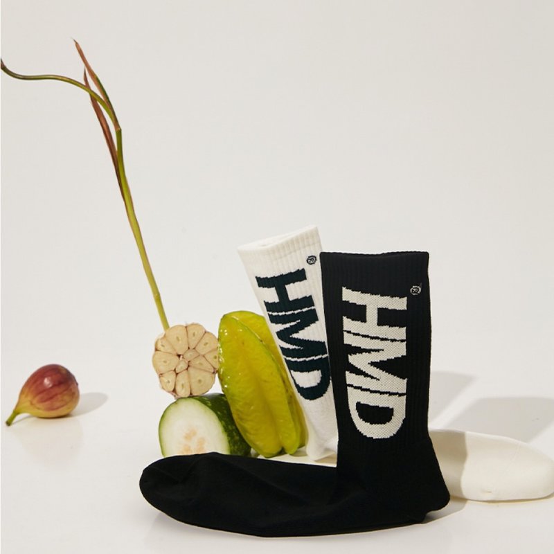 字母潮襪 中長筒襪 男女同款 街頭個性 歐美風 潮襪 時尚 休閑棉 - 襪子 - 棉．麻 黑色