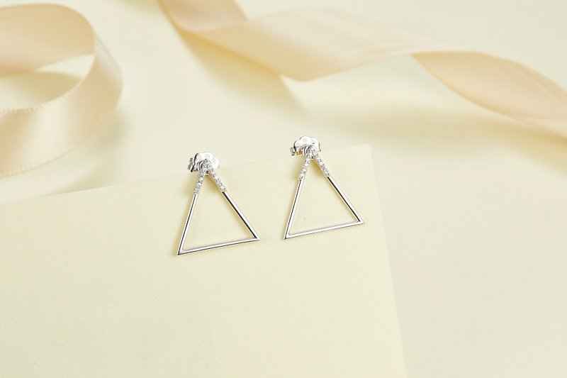 【PurpleMay Jewellery】18k White Gold Triangle Diamond Stud Earring E020 - ต่างหู - โลหะ สีเงิน