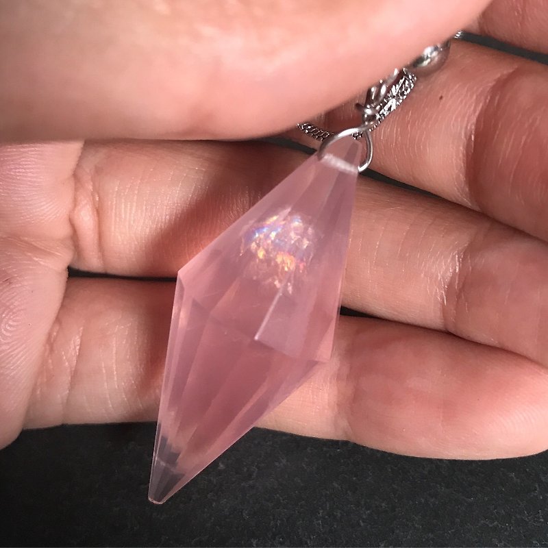 [Lost and find] natural stone energy keep stone rainbow light powder crystal stone necklace - Necklaces - Gemstone Pink
