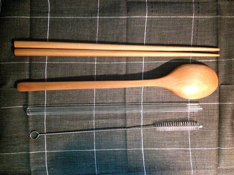 鯨魚環保餐具組/ 玻璃吸管/ 吸管刷/ 原木湯匙筷子