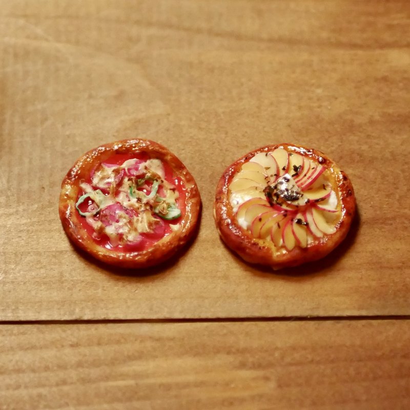 Salami & apple pizza miniature food Set of 2 - Items for Display - Clay 