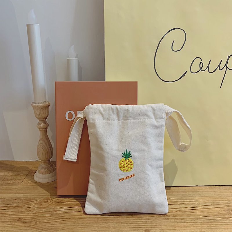 Oliver drawstring pocket storage bag ft. pineapple | Provide the same style of 150 minimum order customization - กระเป๋าเครื่องสำอาง - ผ้าฝ้าย/ผ้าลินิน 