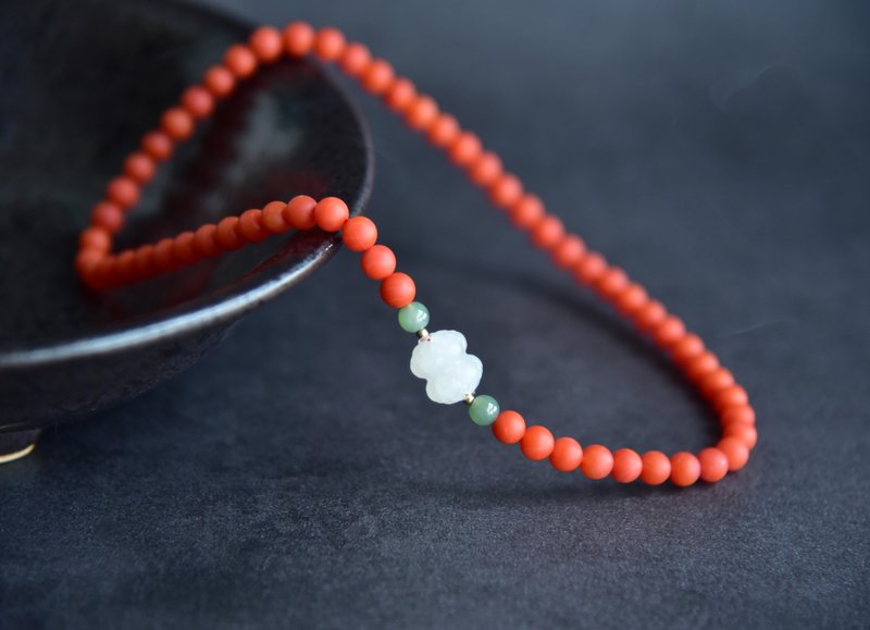 [Jingjing] Natural Baoshan South Red Agate Round Beads and Hetian Jade White Jade Twin Lotus Bracelet - สร้อยข้อมือ - ไม้ สีแดง