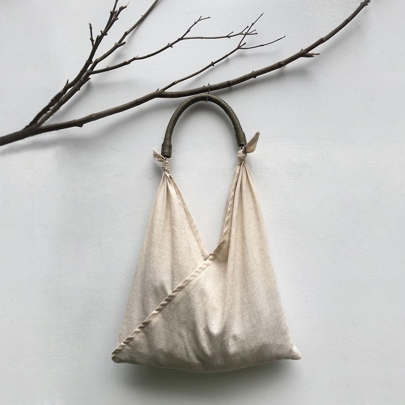 SAMEDi - Casual Knotted Handbag - Beige + Olive Green Handle [Graduation Gift] - กระเป๋าถือ - ผ้าฝ้าย/ผ้าลินิน สีกากี