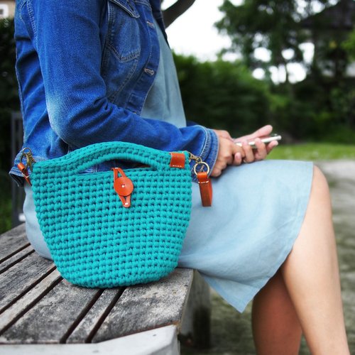JOY & O-MAN Handmade crochet bag dark green (t-shirt yarn) with brown tan leather strap