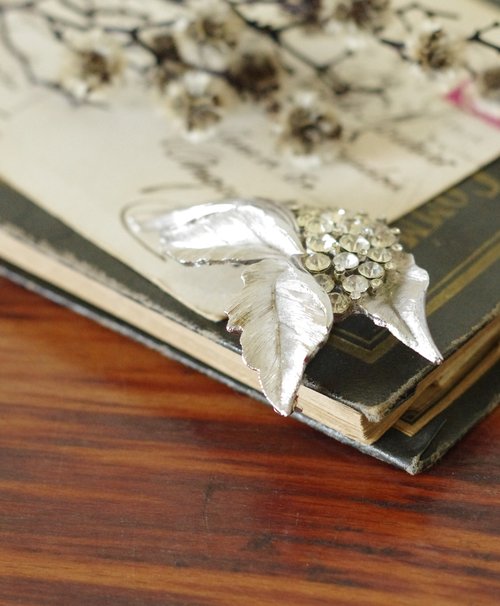 アンティーク クラウン トリファー シルバー ライン石羽 蝶 モザイク