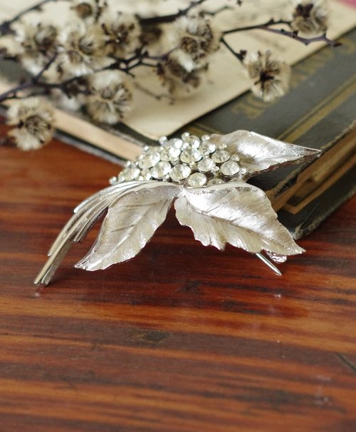 アンティーク クラウン トリファー シルバー ライン石羽 蝶 モザイク