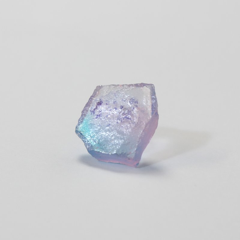 宇宙飄流 004 / 樹脂耳環 - 單隻 - 耳環/耳夾/耳骨夾 - 樹脂 紫色