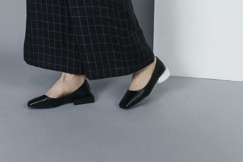 【Custom】Square-toe block heels - รองเท้าลำลองผู้หญิง - หนังแท้ สีดำ