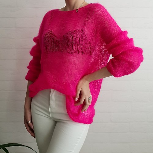 Knitwear by Alena Pavliuk Elegant knitted jumper in hot pink Italian mohair.