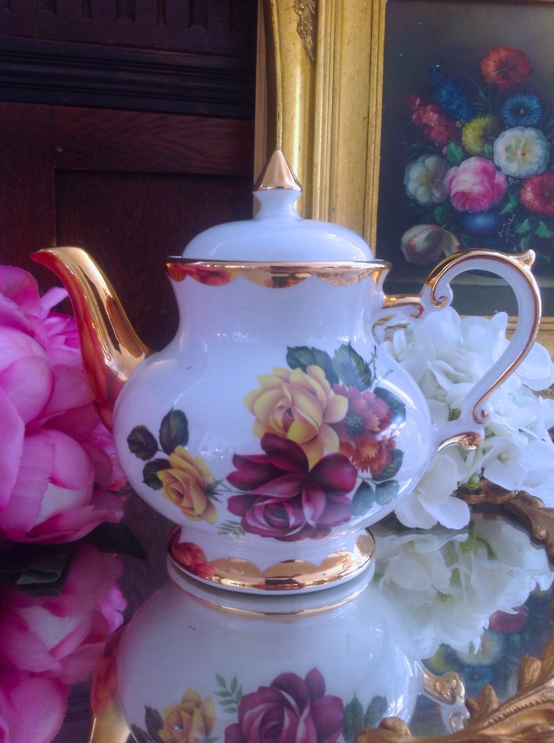 安妮瘋古物英國陶器鄉村風系列手繪玫瑰高腳花茶壺咖啡壺可愛 - 水壺/水瓶 - 瓷 紅色