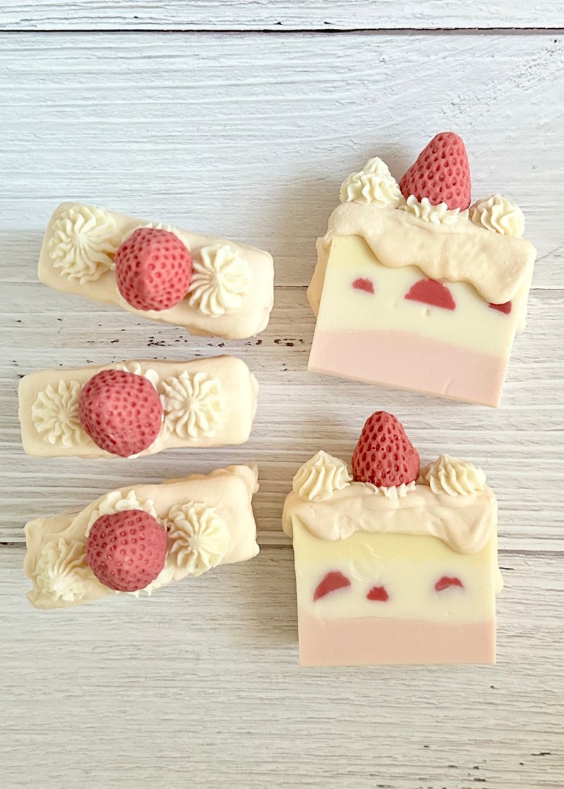 草莓蛋糕皂 110g/顆 - 肥皂/手工皂 - 其他材質 
