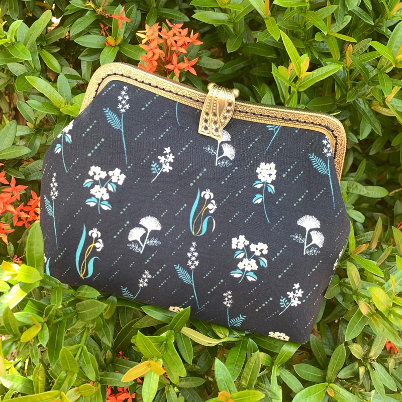 Mimosa Leaf lock Cross Body Bag | Girlskioku~* - กระเป๋าแมสเซนเจอร์ - ผ้าฝ้าย/ผ้าลินิน สีน้ำเงิน