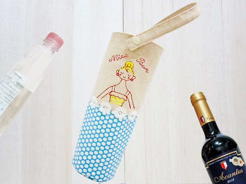 包包頭小姐手繪手工刺繡防潑水紅酒/隨身瓶保護套 - 其他 - 防水材質 多色