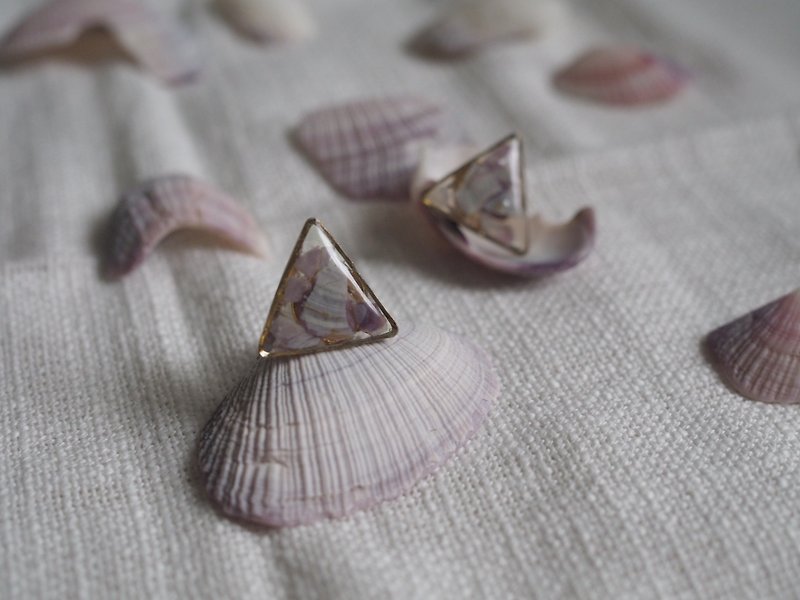 Shell Fragment Earrings Light Purple - ต่างหู - เปลือกหอย สีม่วง
