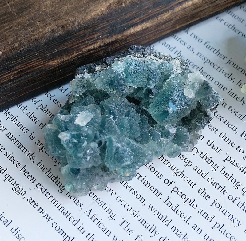 Fluorite 內蒙產地 藍螢石 水晶共生 天然礦石 原礦 - 擺飾/家飾品 - 其他材質 