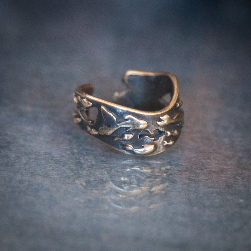 Fish ring. School of fish jewelry for her. Ethnic adjustable ring. Handcrafted - แหวนทั่วไป - โลหะ สีส้ม