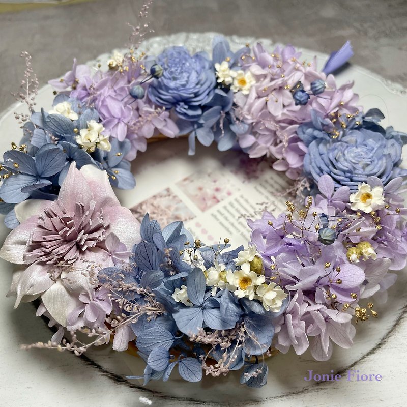 Blue and Purple Everlasting Hydrangea Wreath - ช่อดอกไม้แห้ง - พืช/ดอกไม้ สีน้ำเงิน