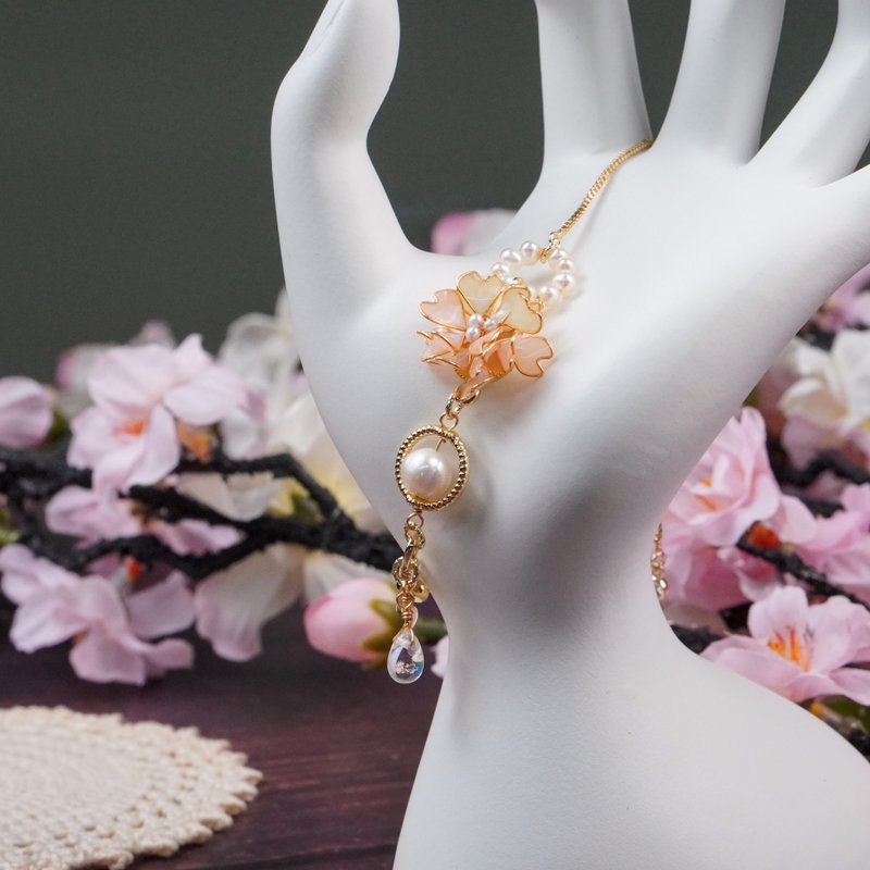 Sakura Fukiyuki self-adjusting bracelet handmade crystal flower resin jewelry - สร้อยคอ - เรซิน สึชมพู