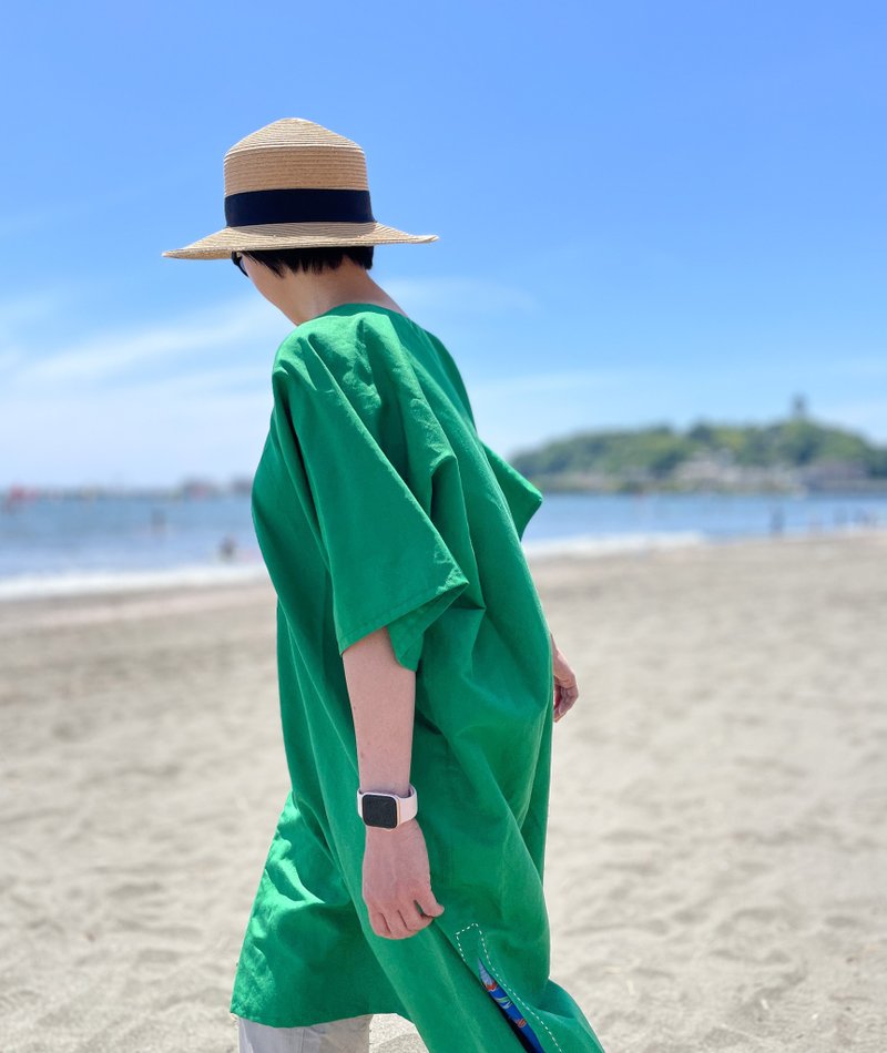 Silk Linen short sleeve dress with indigo dyed antique kimono fabric and slits. - ชุดเดรส - ผ้าฝ้าย/ผ้าลินิน สีเขียว