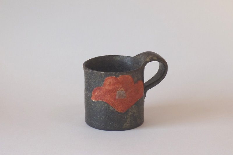 紅椿紋マグカップ - マグカップ - 陶器 ブラック