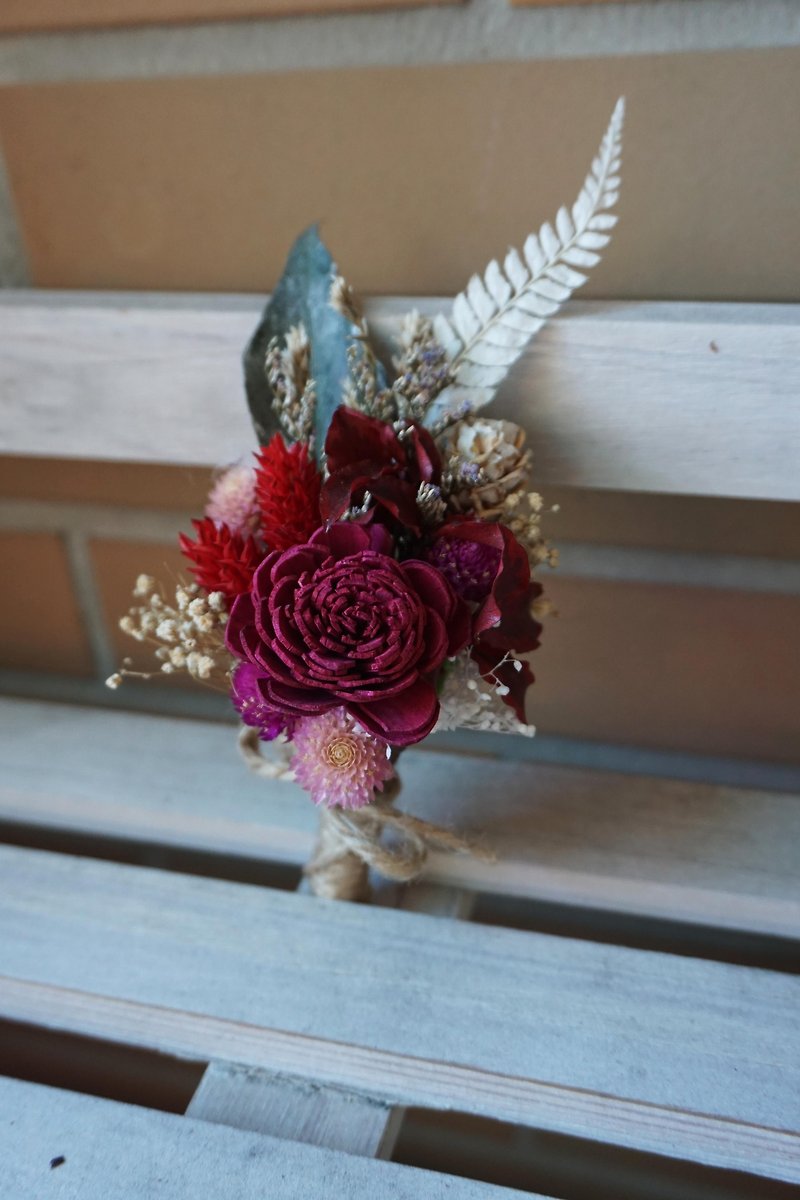 Do not wither flowers, eternal flowers, dry flowers. Groom / groomsmen bridesmaid / wedding boutonniere happy wedding - Plants - Plants & Flowers Red