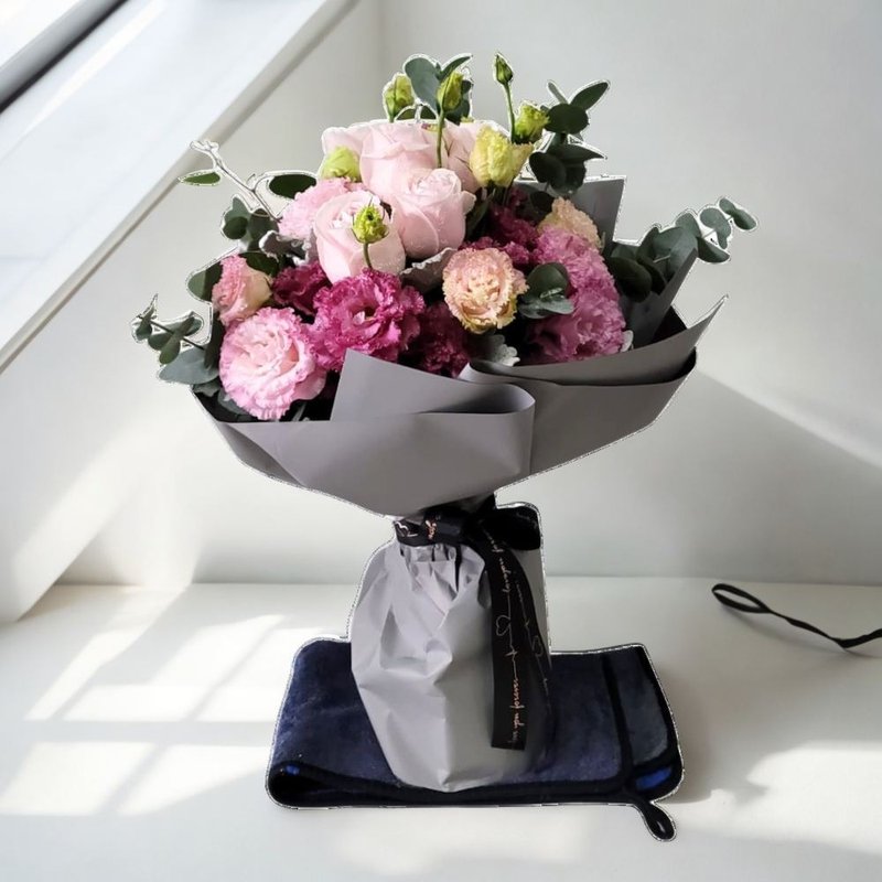 Flower Bouquet (6 Roses, Platycodon, Eucalyptus & Ohters) GF00251 - Plants - Plants & Flowers 