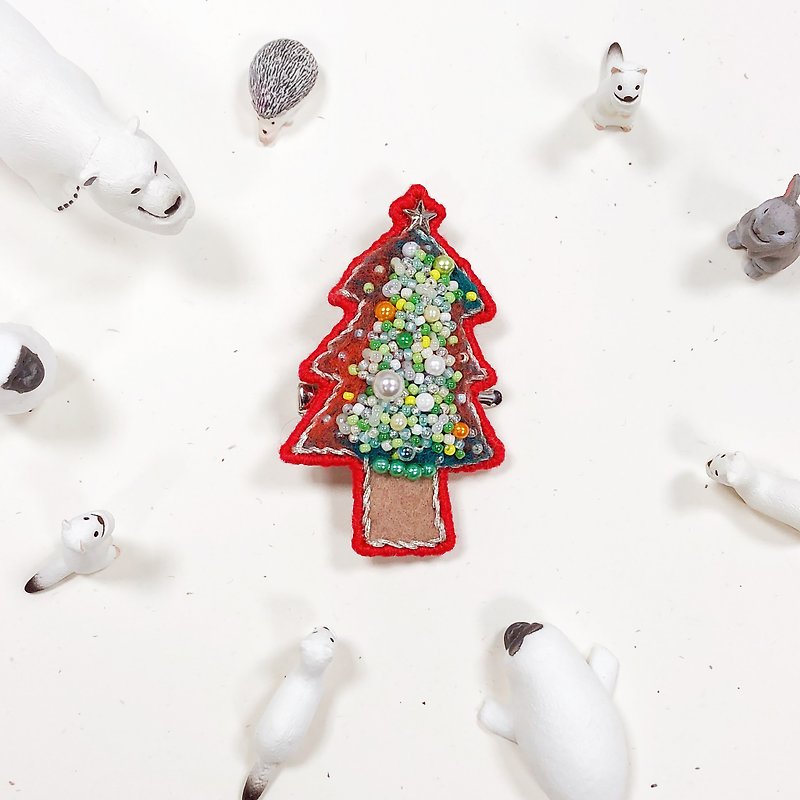 Koko Loves Dessert // I sell you youth - Merry Christmas tree pin hairpin (Classic tree) - Brooches - Thread Red