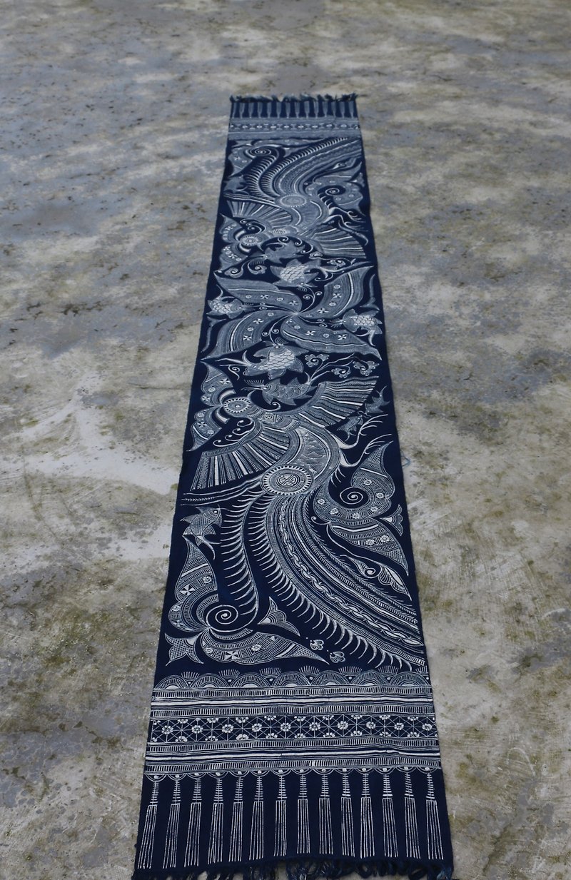 Yishanren | Miao handmade batik plant dyeing DIY patchwork material sewing cloth tea table flag - ผ้ารองโต๊ะ/ของตกแต่ง - ผ้าฝ้าย/ผ้าลินิน 