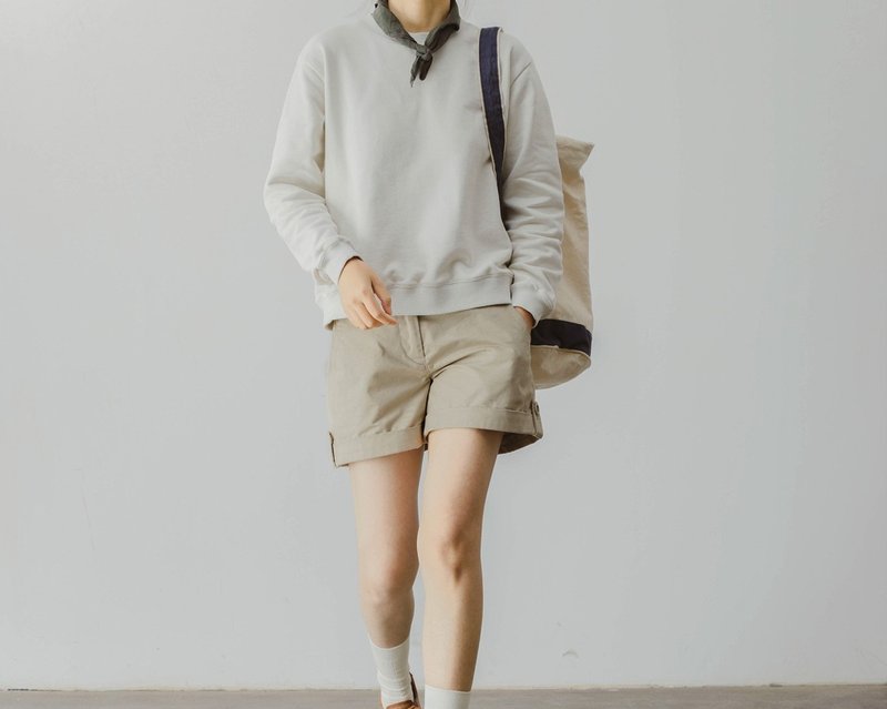 法式復古 紳士少女 知識分子記者風低腰短褲 - 女短褲/五分褲 - 棉．麻 卡其色