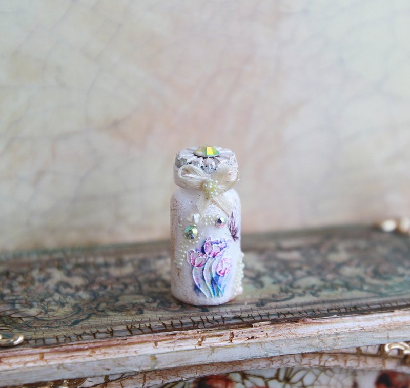 Miniature bottle for a dollhouse 1:12 - อื่นๆ - แก้ว หลากหลายสี