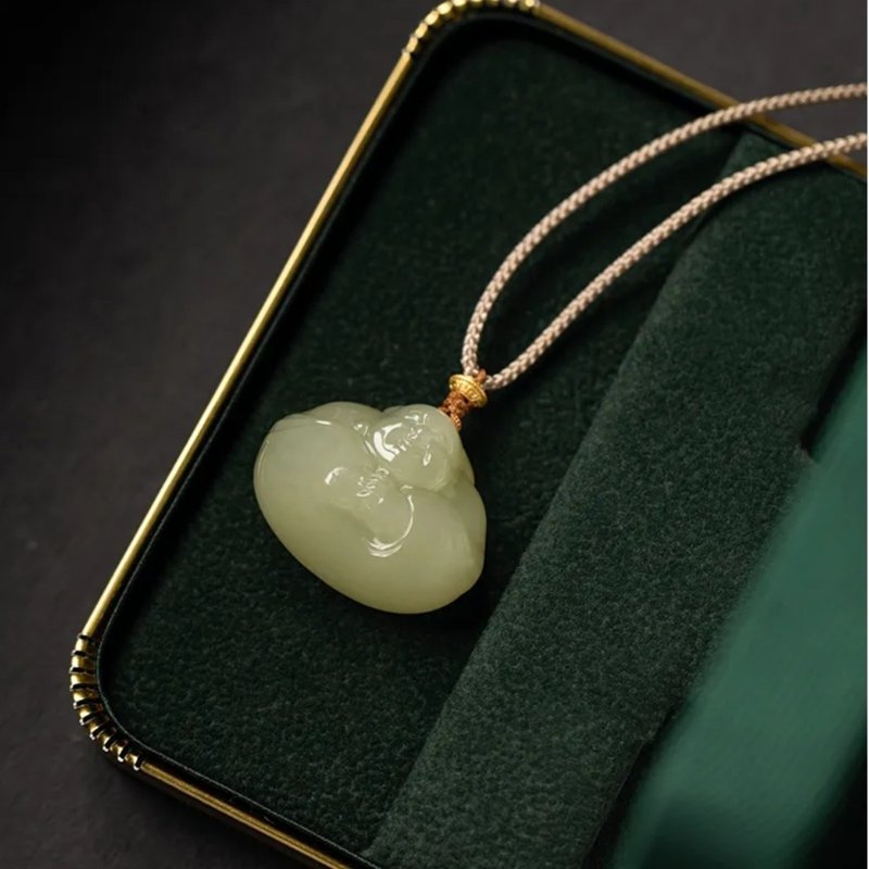 Homemade Hetian Jade Embracing Buddha Maitreya Pendant - สร้อยคอ - หยก สีเขียว