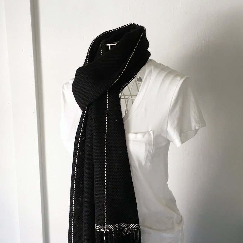 ユニセックス手織りマフラー Black and White lines - 圍巾/披肩 - 羊毛 黑色