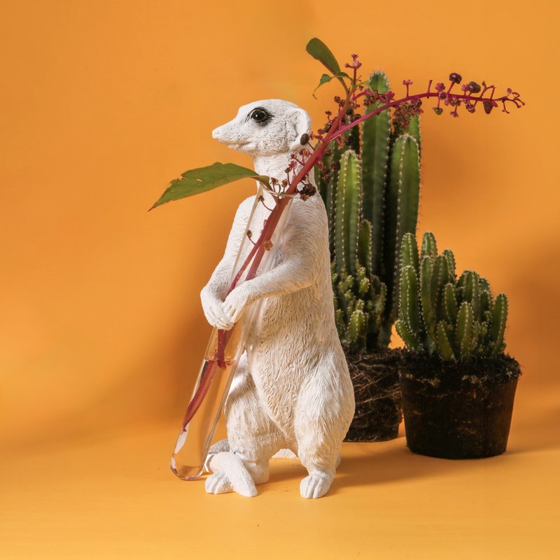 haoshi meerkat flower vase designed by good things - sitting position 02 - เซรามิก - เรซิน 