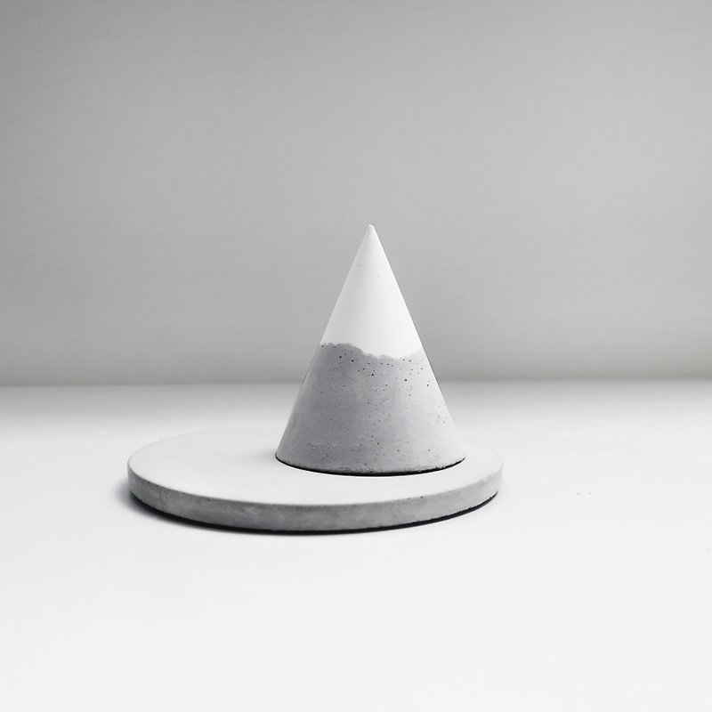 SNOWPACK Concrete ring holder/Trinket dish/Jewelry display/Aromatic diffuser - Fragrances - Cement White