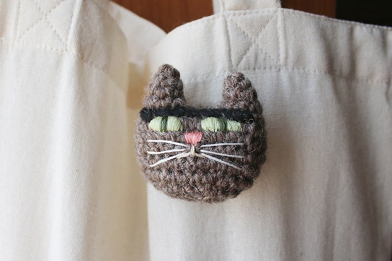 Crochet cat brooch - Brown - Brooches - Wool Brown