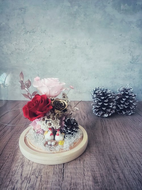 薄荷貓不凋花、乾燥花藝坊 永生花帶路雞玻璃罩 乾燥花/結婚禮物/居家擺飾