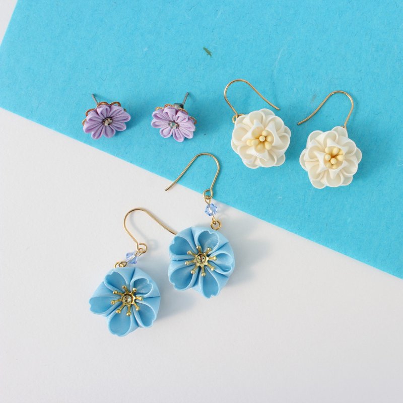 Goody Bag - kanzashi japanese flower earrings blueish - ต่างหู - ผ้าไหม สีน้ำเงิน