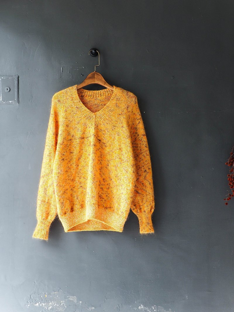 Rivers and mountains - Hiroshima orange yellow afternoon sun warm antique wool sheep coat vintage sweater cashmere vintage oversize - Women's Sweaters - Wool Orange