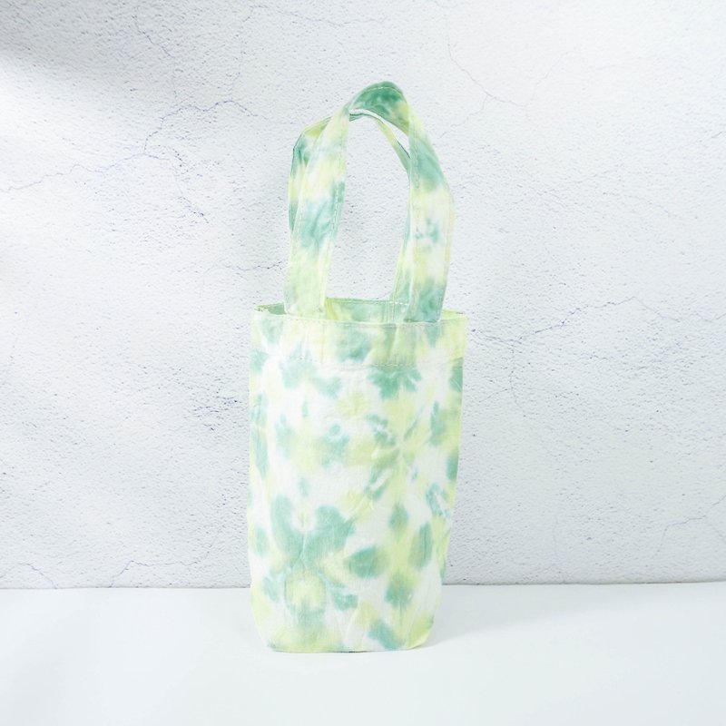 : Grass: Handmade Tie dye Reusable Coffee Sleeve Drinking Reusable Bag - ถุงใส่กระติกนำ้ - ผ้าฝ้าย/ผ้าลินิน สีเขียว