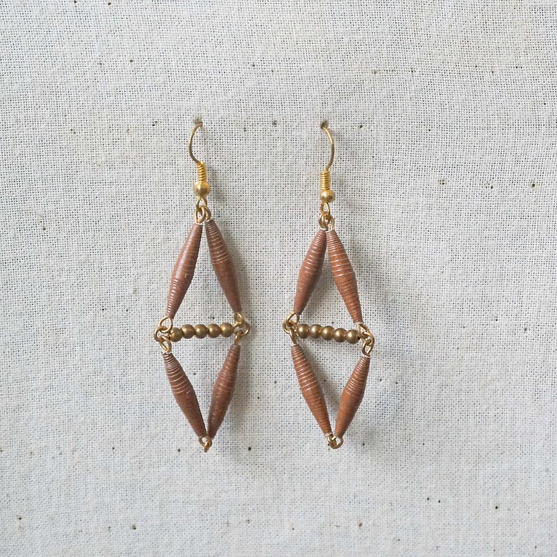 [Small roll paper hand-made/paper art/jewelry] Personalized diamond pendant earrings-deep coffee - Earrings & Clip-ons - Paper Brown