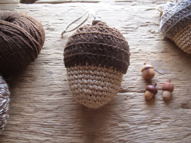 織木橡果束口袋 橡實/鉤織/純羊毛/綠檀木 - 零錢包/小錢包 - 羊毛 咖啡色