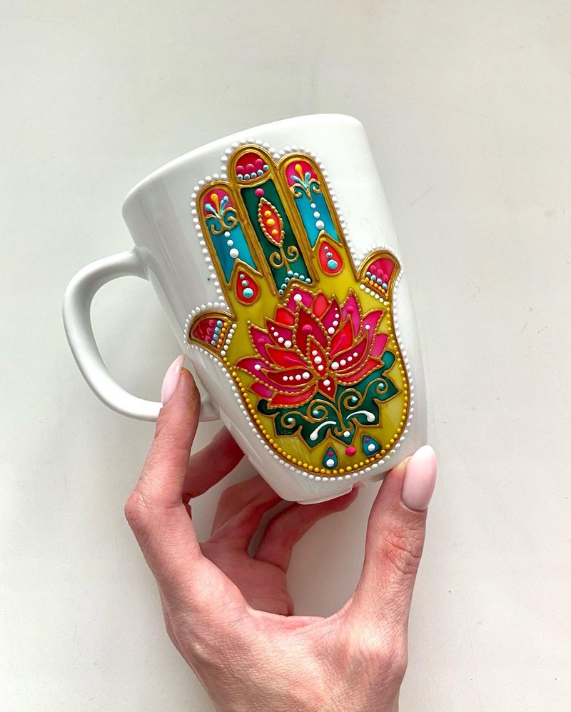 ดินเผา แก้วมัค/แก้วกาแฟ หลากหลายสี - Ceramic hand painted mug with Hamsa pattern
