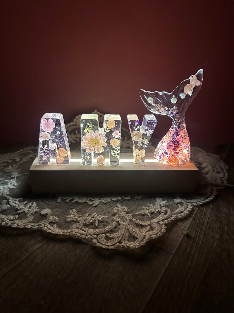 KL-Crystal Alphabet Lamp - ของวางตกแต่ง - พลาสติก ขาว