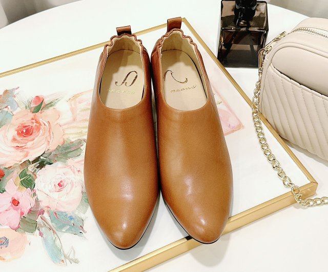 Elegant sales flat boots