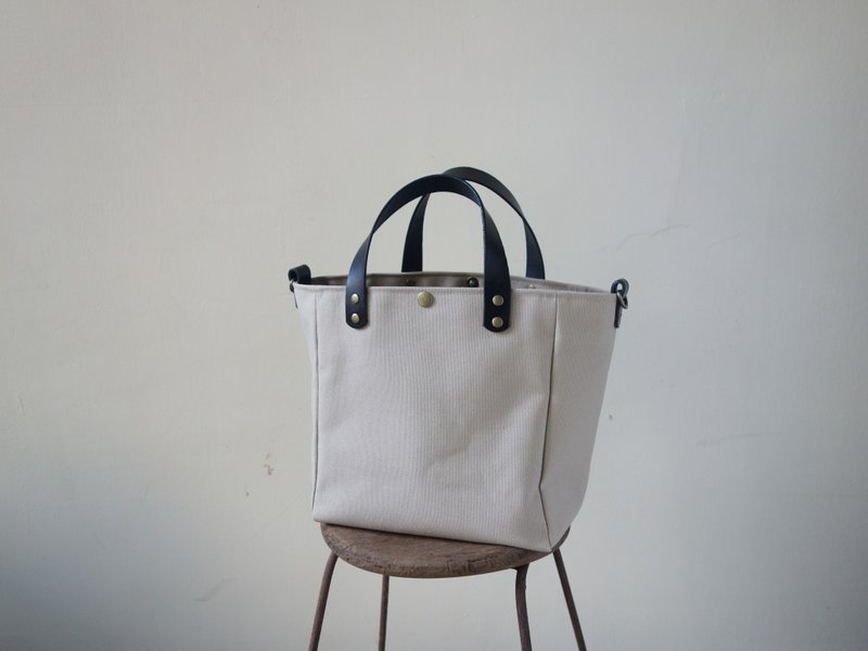 Dual-purpose simple tote bag・S・Rice grey - Messenger Bags & Sling Bags - Cotton & Hemp Khaki