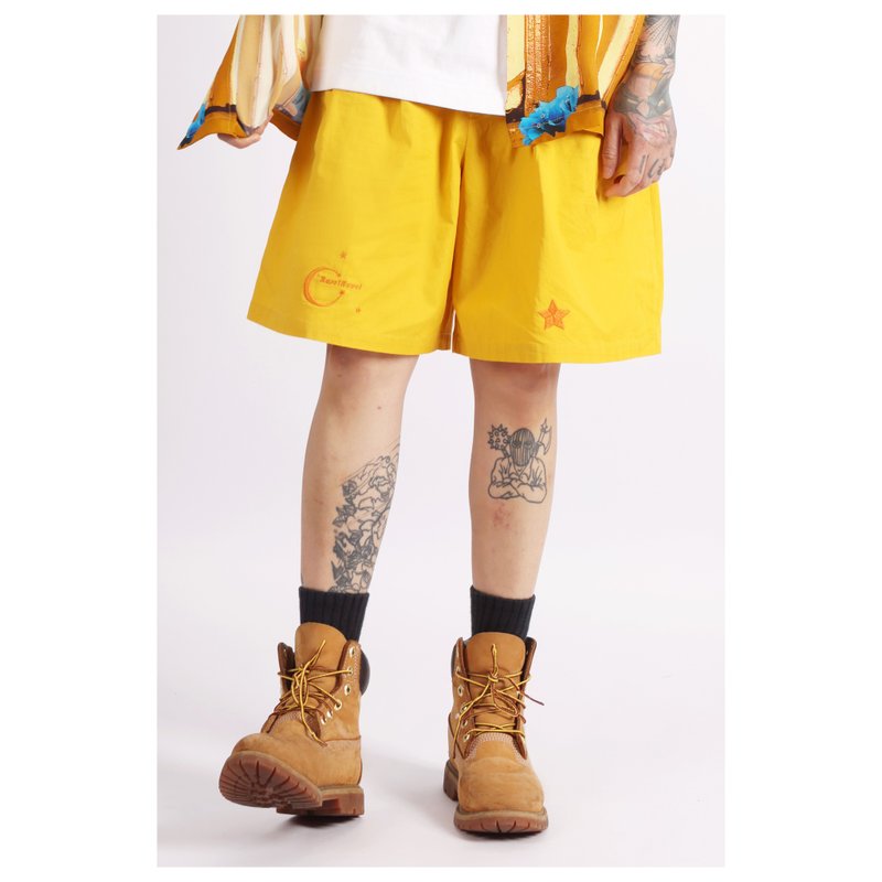 舒適百慕達五分短褲__橘黃色純棉繡花短褲 - 中性長褲/短褲 - 棉．麻 黃色