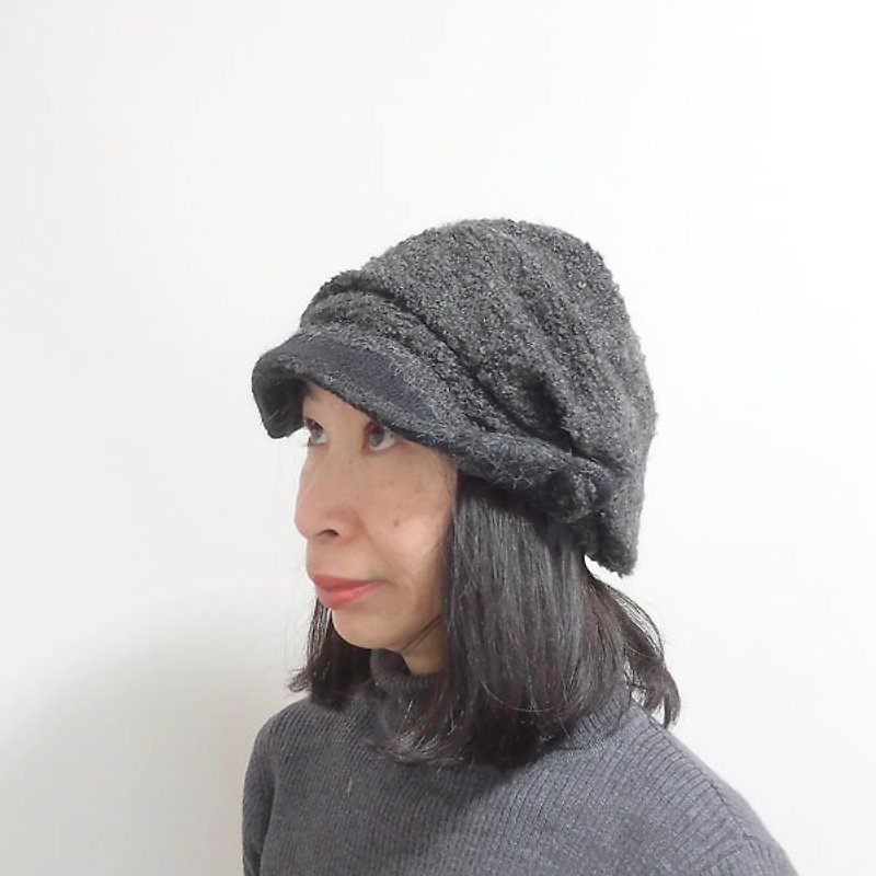 A news boy cap of knit cap taste with a comfortable drape. Drape News Boy Cap 【PL 1419-CGY】 - Hats & Caps - Other Materials Gray