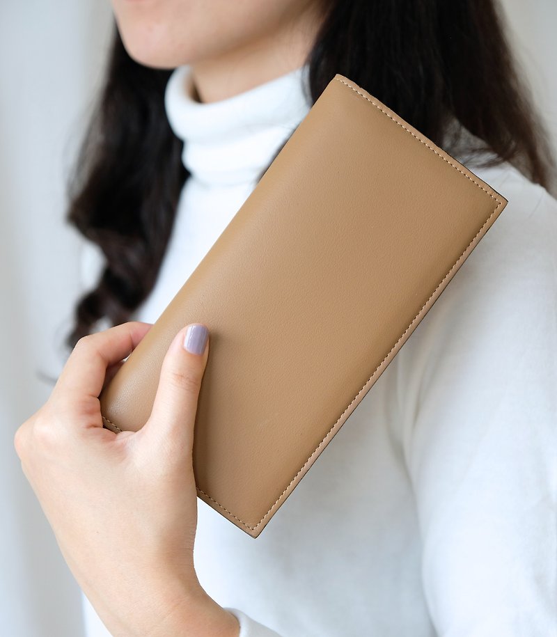 Adel Leather wallet with Unisex designed (Light Brown) - 財布 - 革 ブラウン